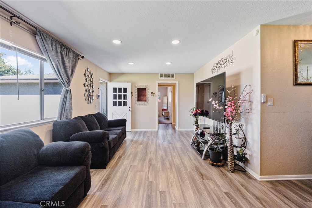 348 E Avenue J14