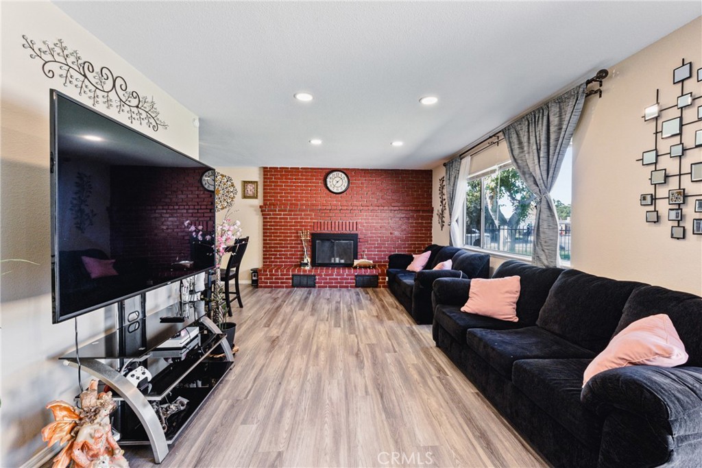 348 E Avenue J14