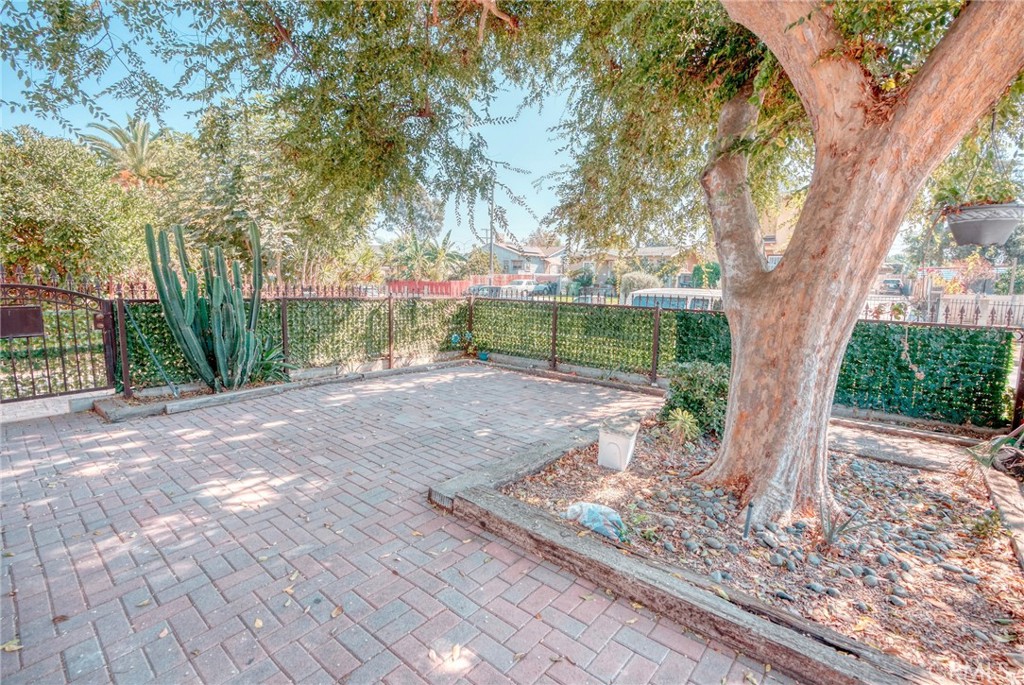 425 W 102nd Street