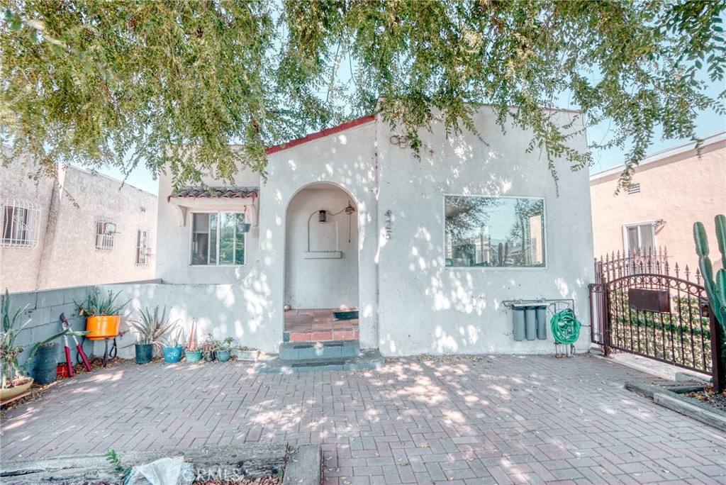 425 W 102nd Street