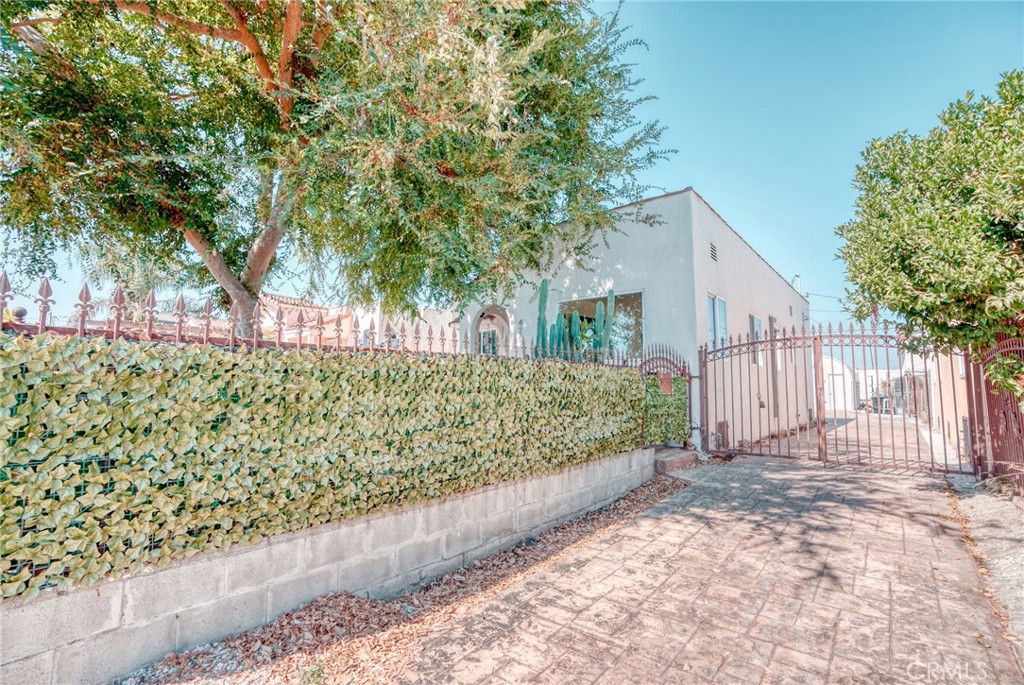 425 W 102nd Street