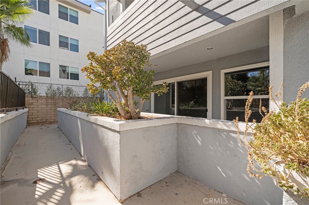 7640 Oso Avenue 115