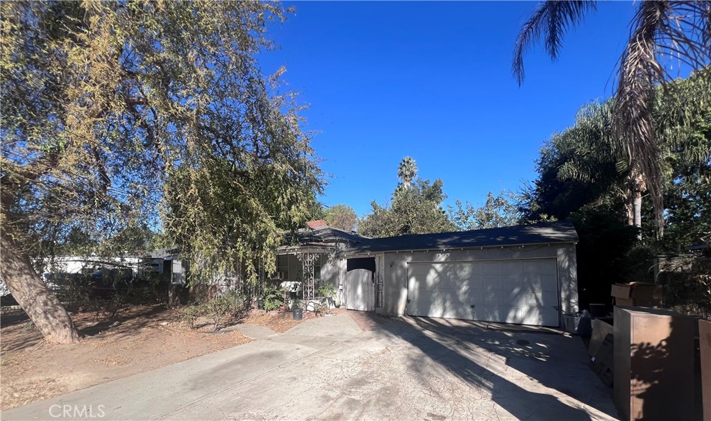 19211 Strathern Street
