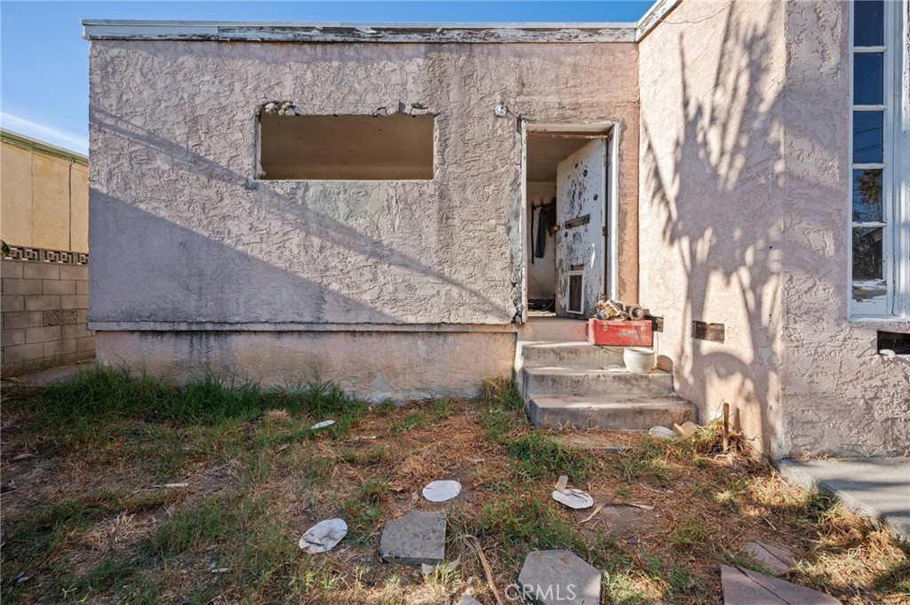 14322 Beaver Street