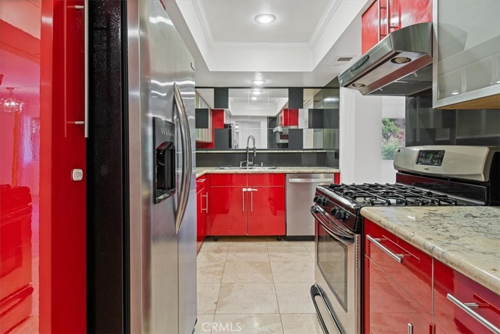 6736 Hillpark Drive 102