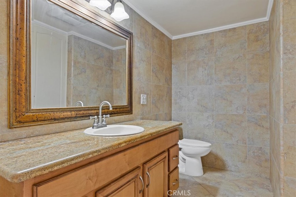 6736 Hillpark Drive 102