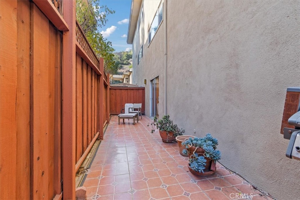 6736 Hillpark Drive 102