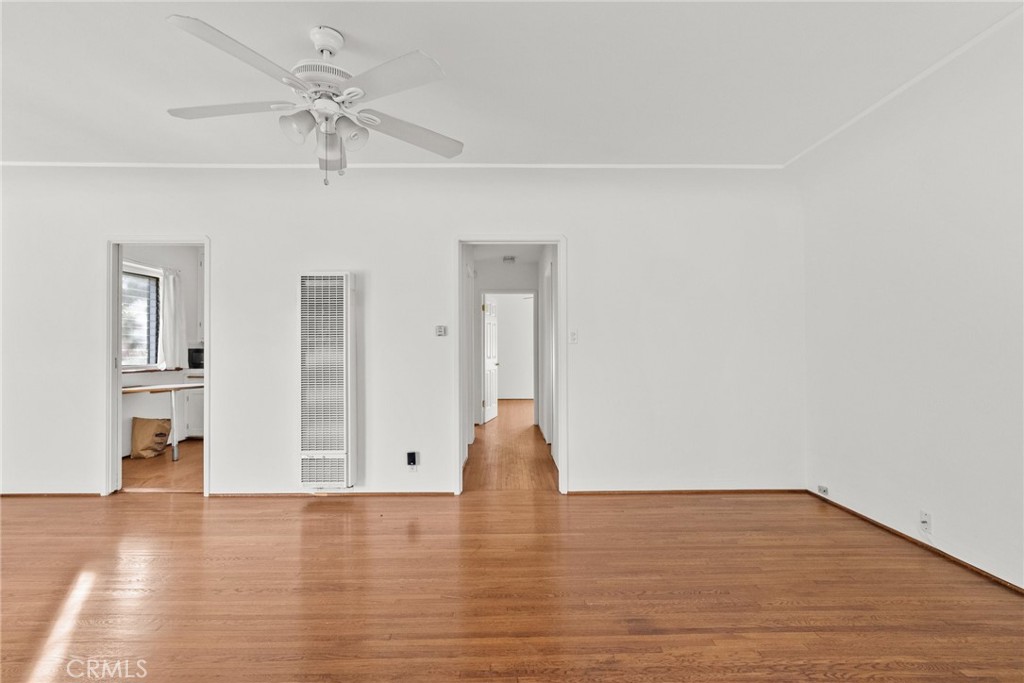 11613 -27 Moorpark Street 11627
