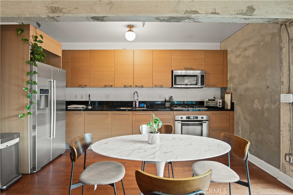 416 S Spring Street 607