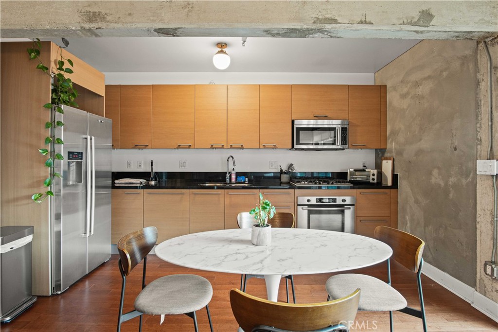 416 S Spring Street 607