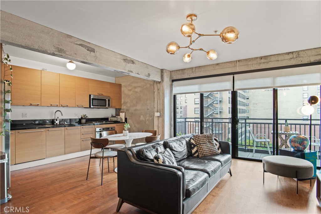 416 S Spring Street 607