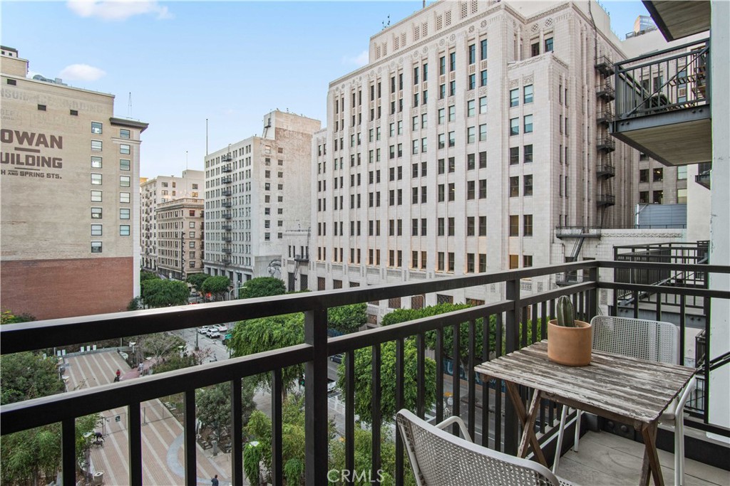 416 S Spring Street 607