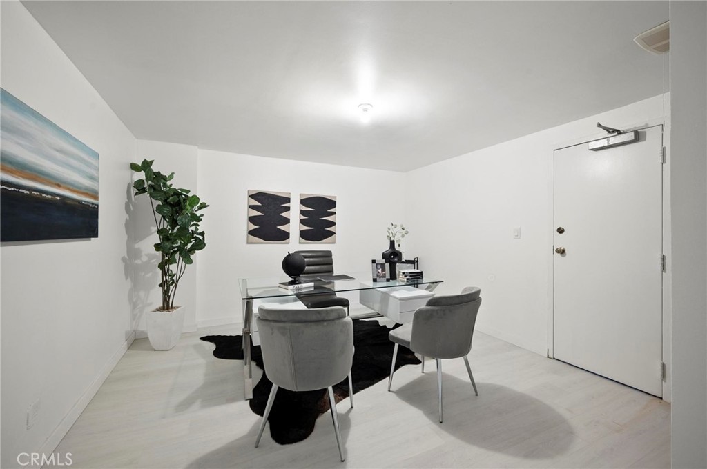 14348 Riverside Drive 10