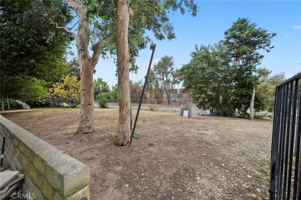 14348 Riverside Drive 10
