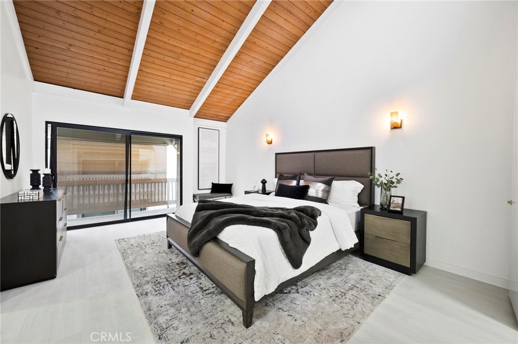 14348 Riverside Drive 10