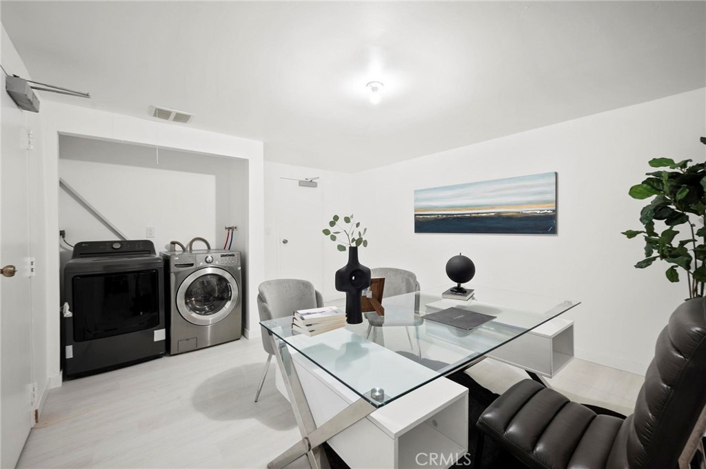 14348 Riverside Drive 10