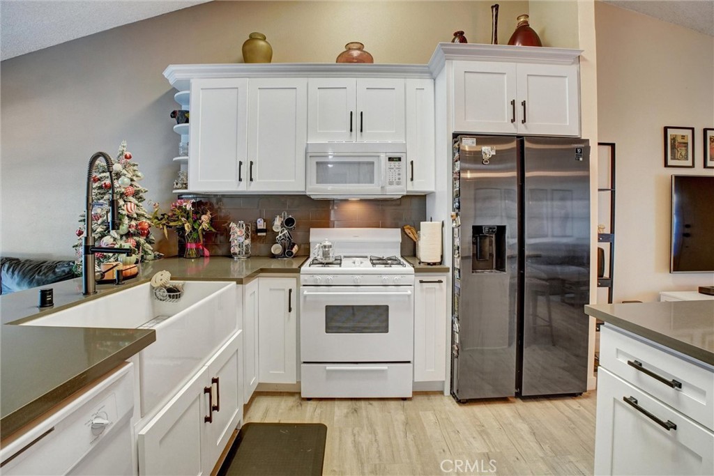 11350 Foothill Boulevard 30