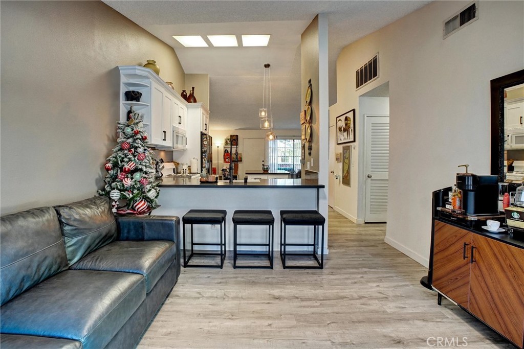 11350 Foothill Boulevard 30