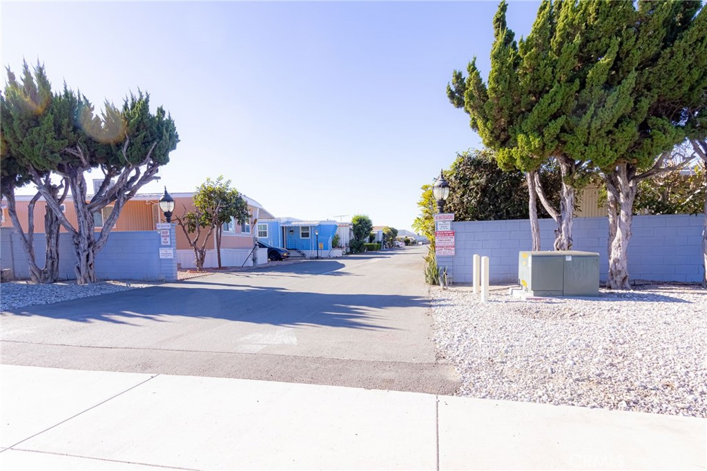 1615 Merced Avenue 44