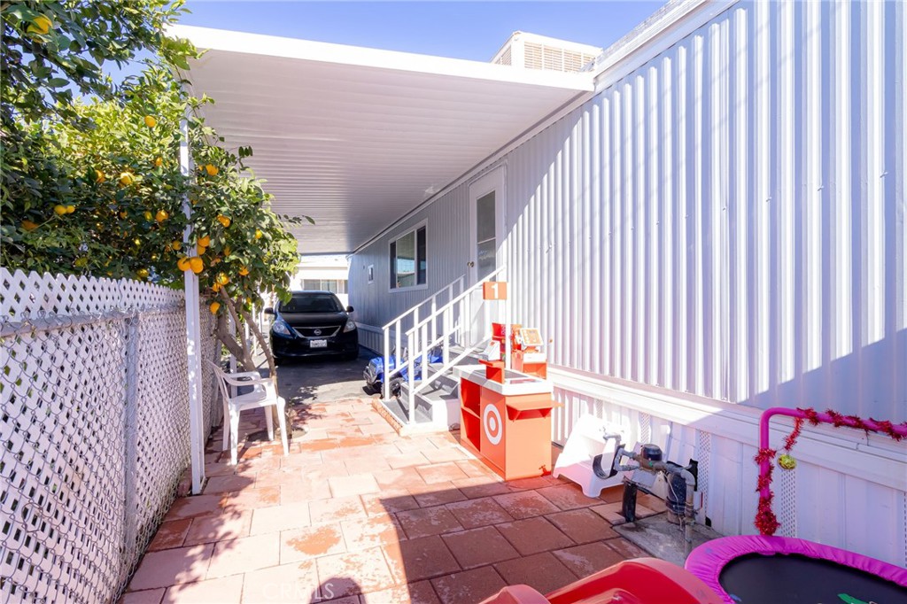 1615 Merced Avenue 44