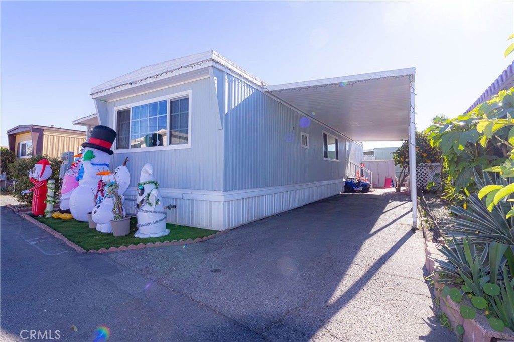 1615 Merced Avenue 44