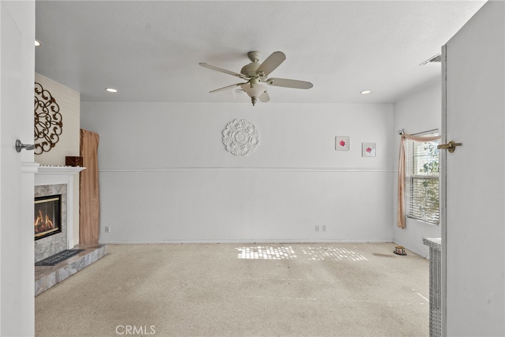 2025 W Avenue O12