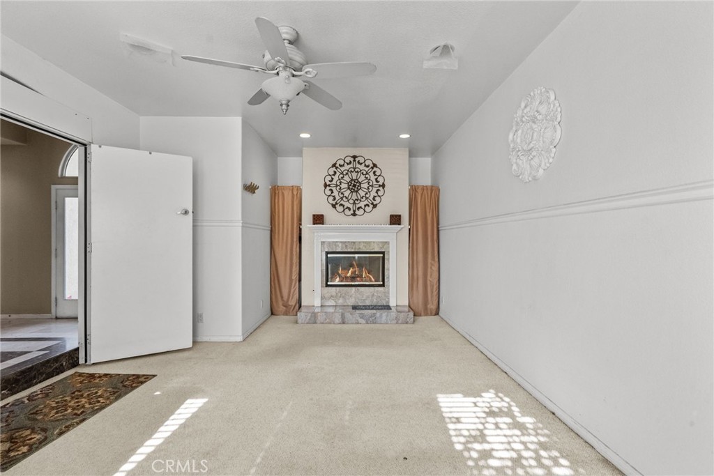 2025 W Avenue O12
