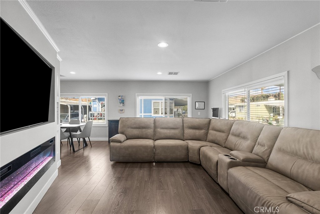20401 Soledad Canyon Rd 690