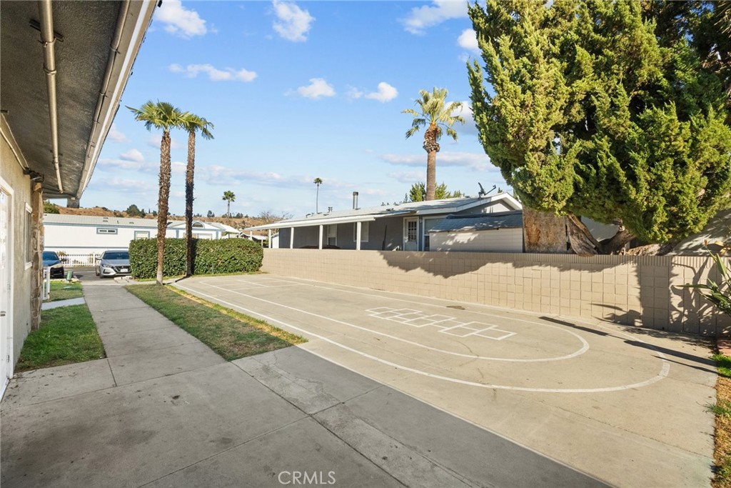 20401 Soledad Canyon Rd 690