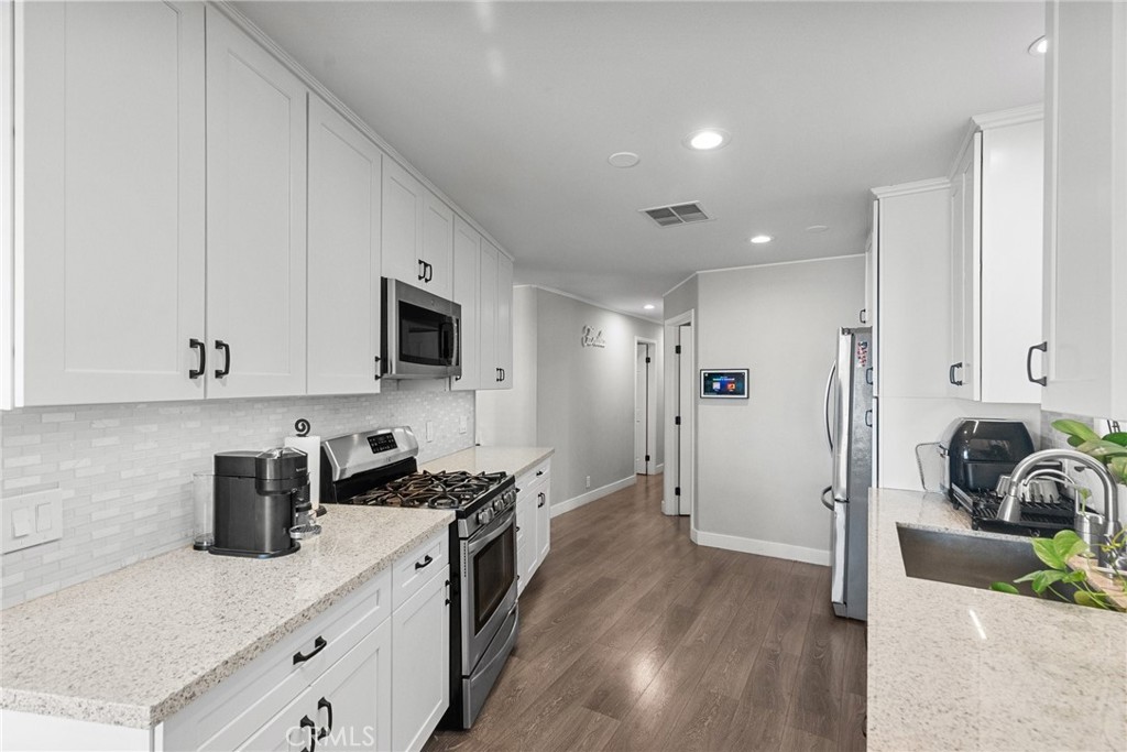 20401 Soledad Canyon Rd 690