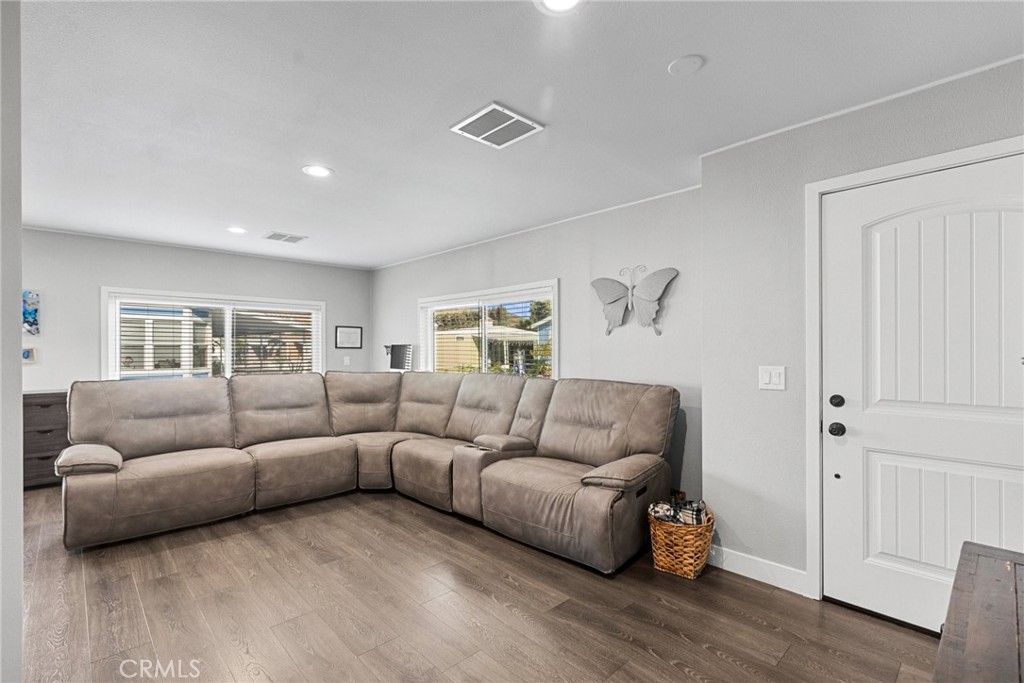 20401 Soledad Canyon Rd 690