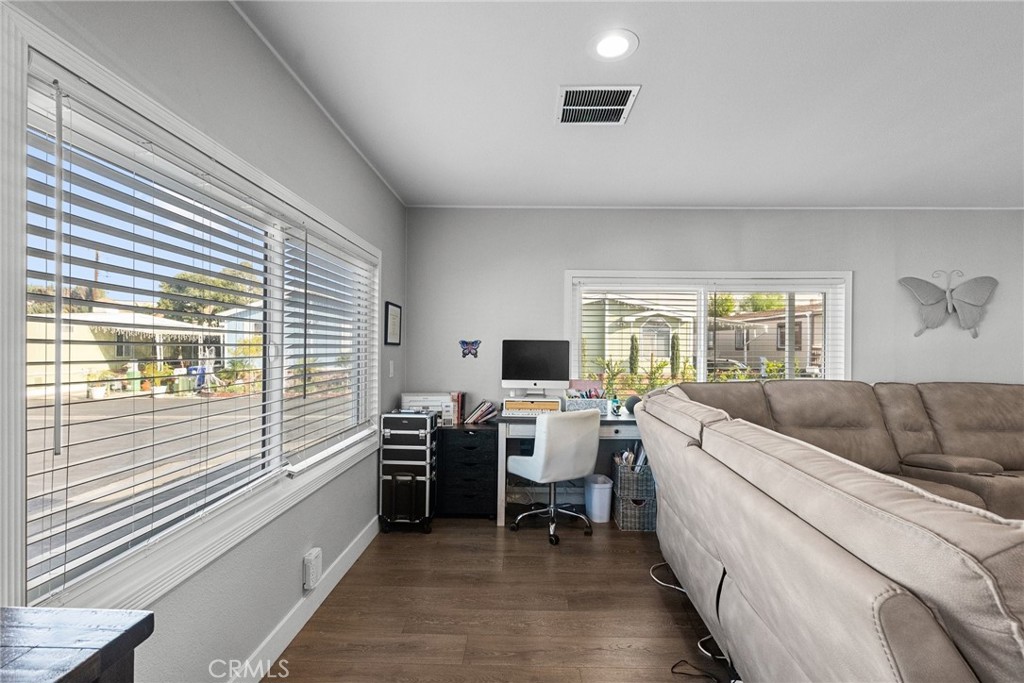 20401 Soledad Canyon Rd 690
