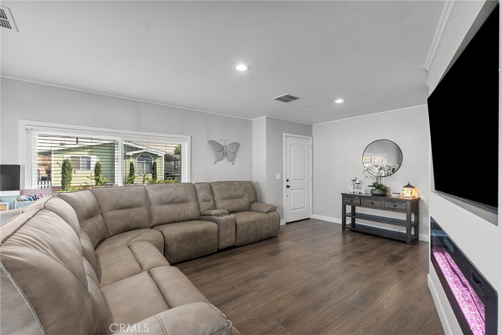 20401 Soledad Canyon Rd 690