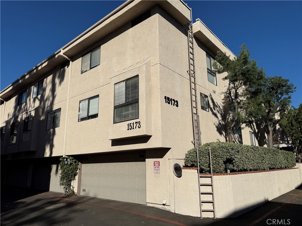 15173 Magnolia Boulevard D