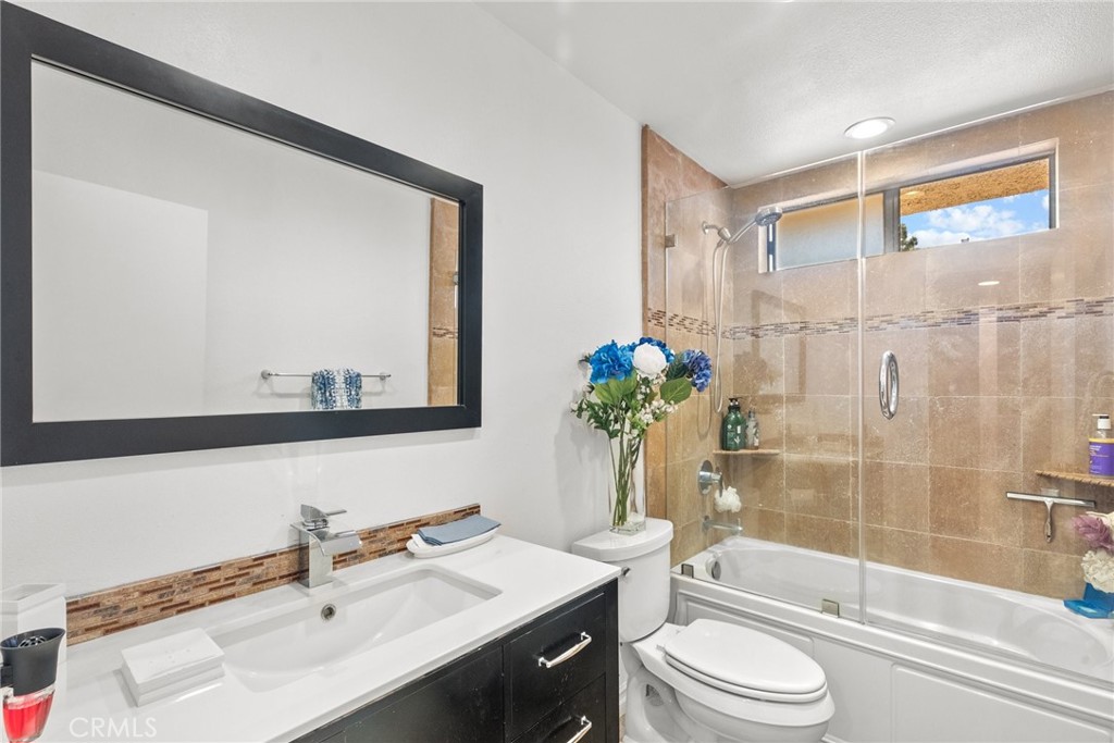 15173 Magnolia Boulevard D