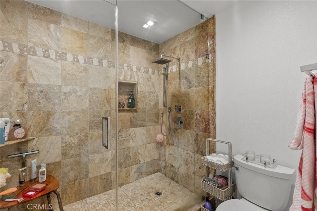 15173 Magnolia Boulevard D