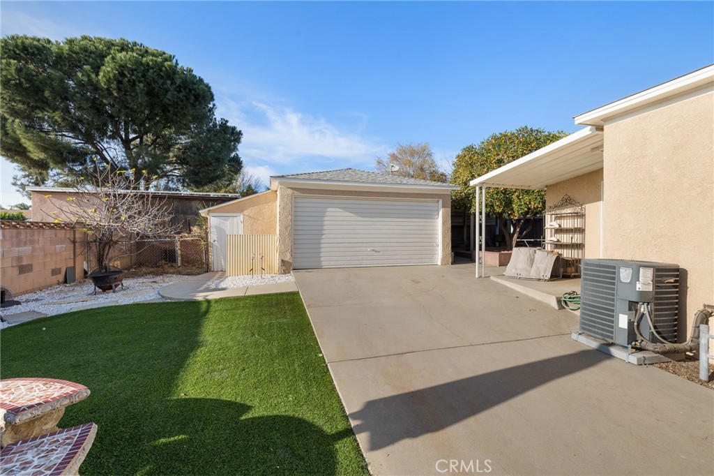 13501 Fernmont Street