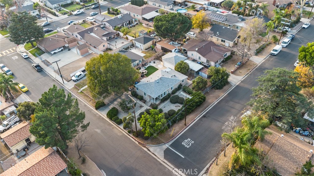 13501 Fernmont Street
