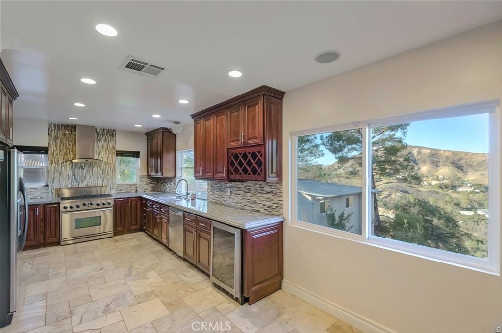 3548 Poppy Drive