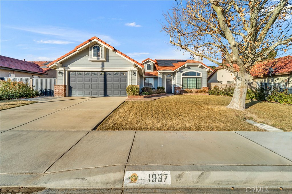 1037 E Avenue K6