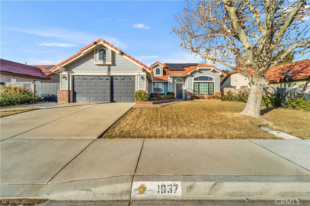 1037 E Avenue K6