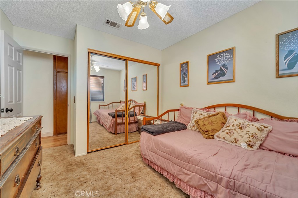 1037 E Avenue K6