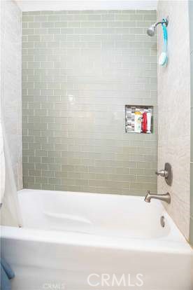 5447 Zelzah Ave Unit #116