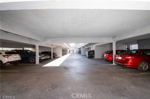 5447 Zelzah Ave Unit #116