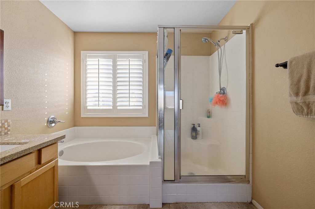 1553 W Holguin