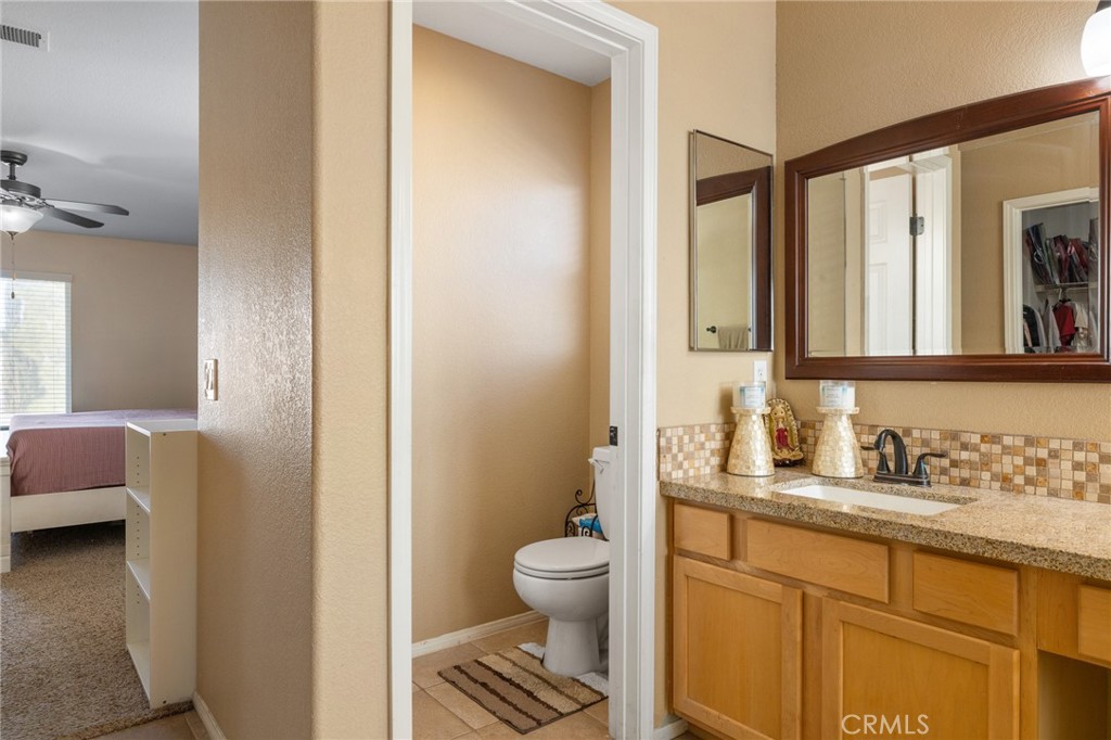 1553 W Holguin