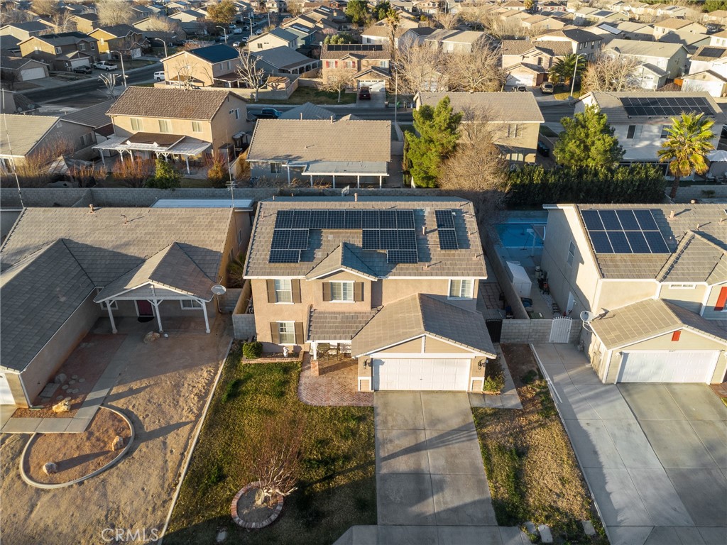 1553 W Holguin