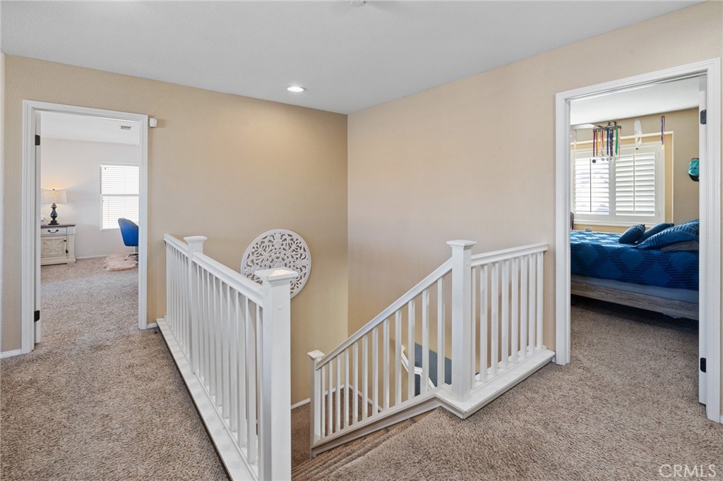 1553 W Holguin
