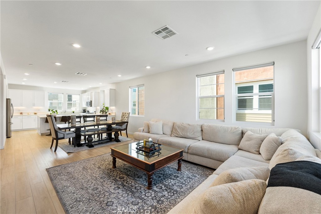 27113 Valley Oak Pl