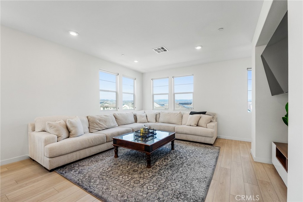 27113 Valley Oak Pl
